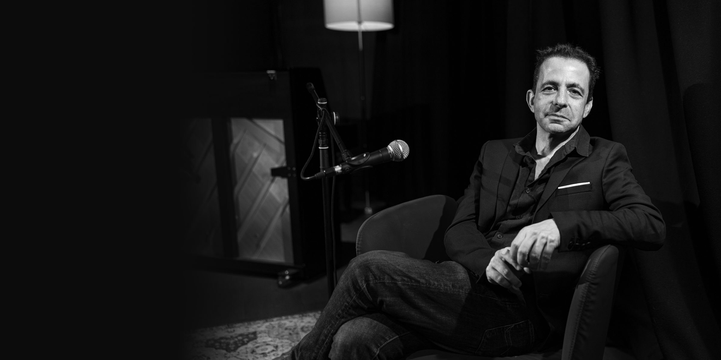 Sleeve Notes Nº.001 — Jonathan Wingate in the chair, the piano behind him